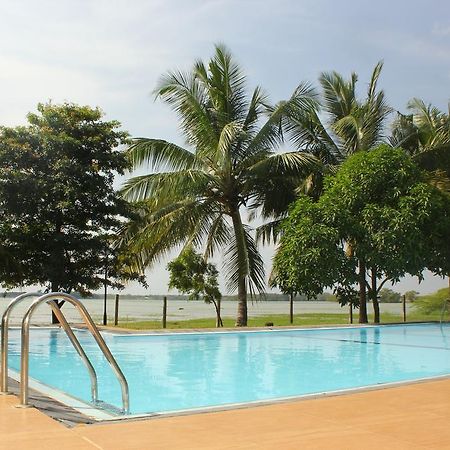 Wila Safari Hotel Tissamaharama Exterior foto