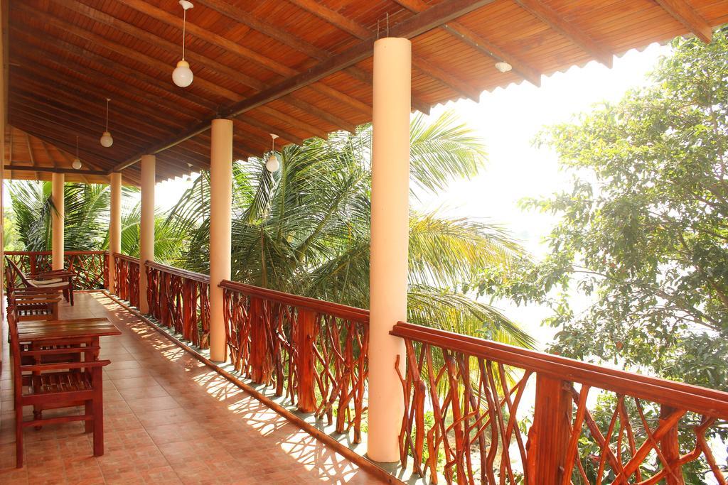 Wila Safari Hotel Tissamaharama Zimmer foto