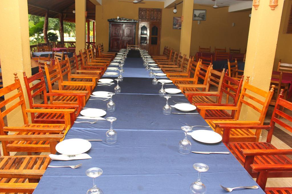 Wila Safari Hotel Tissamaharama Exterior foto