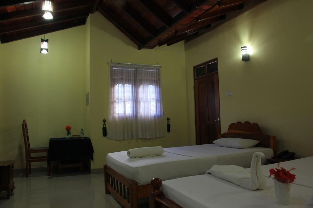 Wila Safari Hotel Tissamaharama Exterior foto