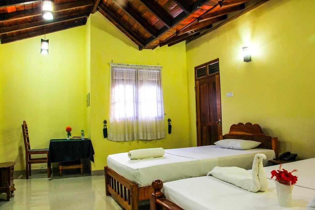 Wila Safari Hotel Tissamaharama Exterior foto