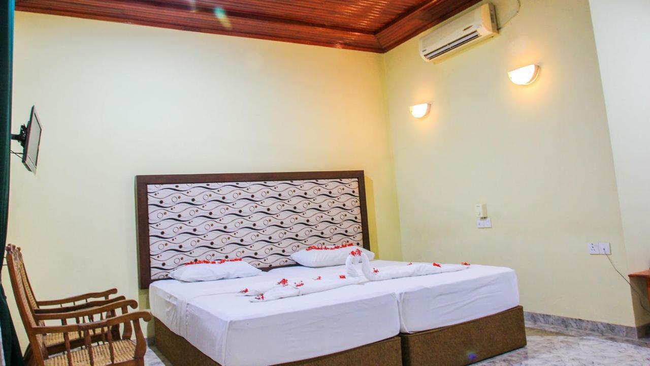 Wila Safari Hotel Tissamaharama Exterior foto